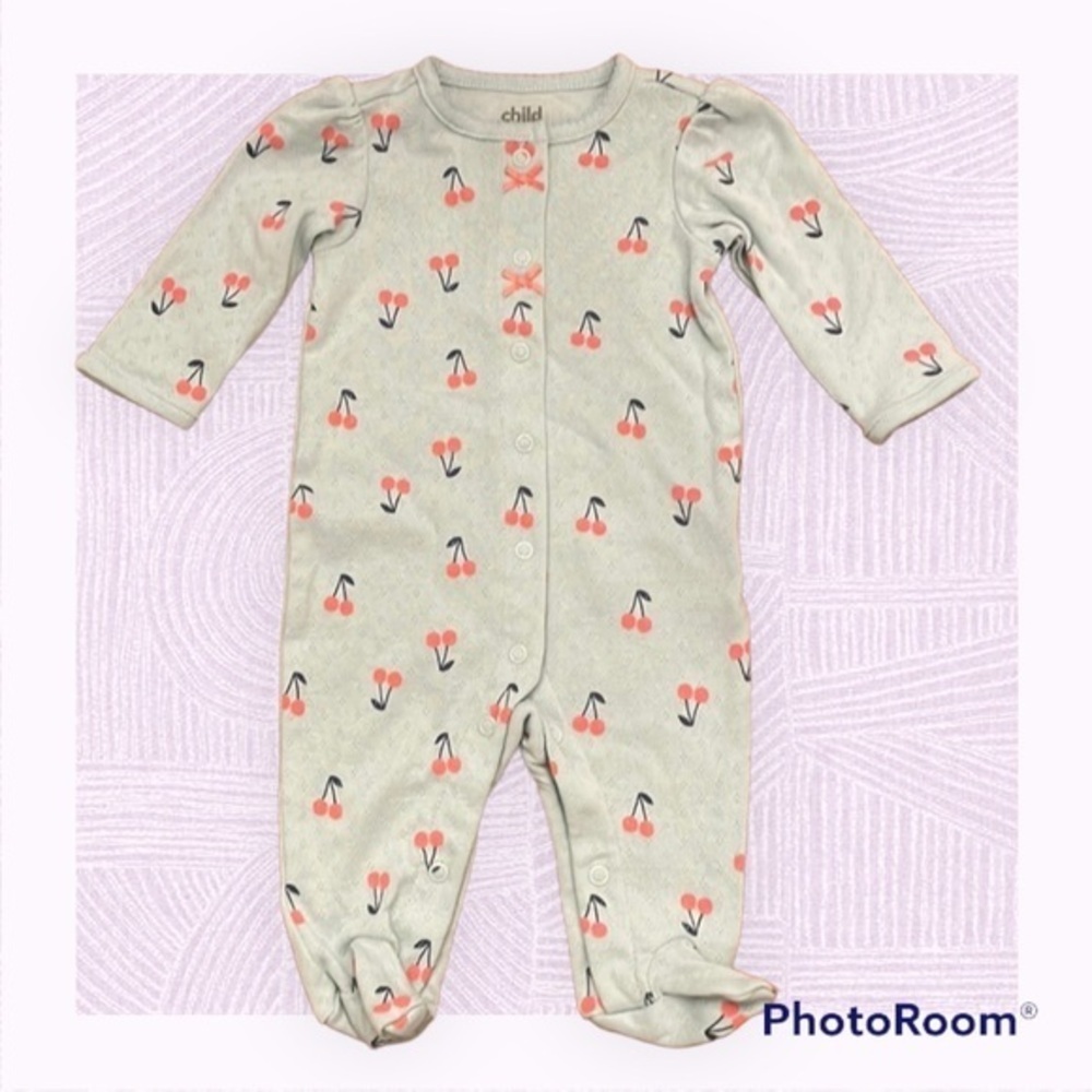 Button 0-3 month button sleeper- 215
